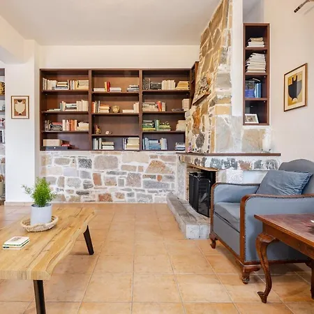 Petras House Tennis Experience In Olives Holiday home *