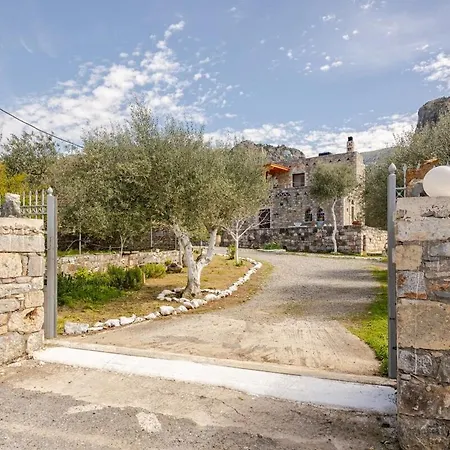 Holiday home Petras House Tennis Experience In Olives Avdou