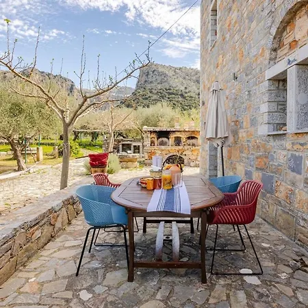 Petras House Tennis Experience In Olives Holiday home Avdou