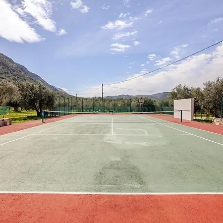Petras House Tennis Experience In Olives Holiday home