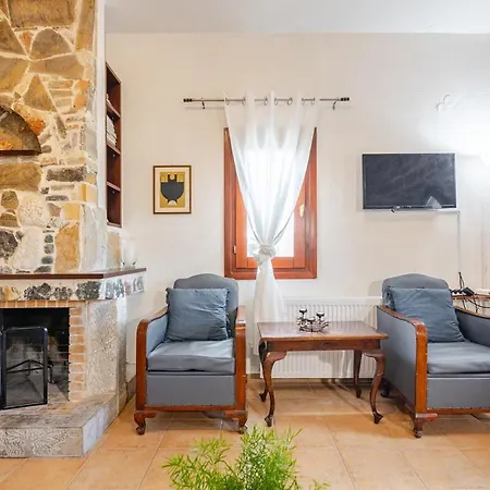 Holiday home Petras House Tennis Experience In Olives Avdou
