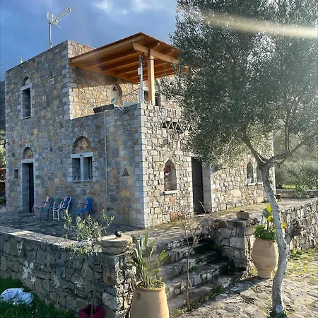 Petras House Tennis Experience In Olives Nyaraló