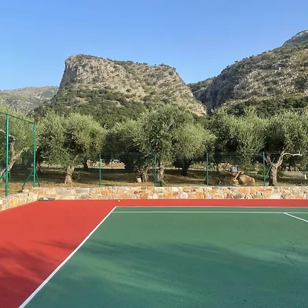 Nyaraló Petras House Tennis Experience In Olives *